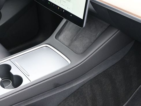 Used 2023 Tesla Model Y Long Range image 28