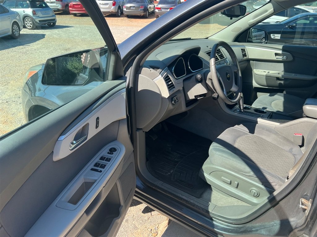 Used 2012 Chevrolet Traverse LS FWD image 9