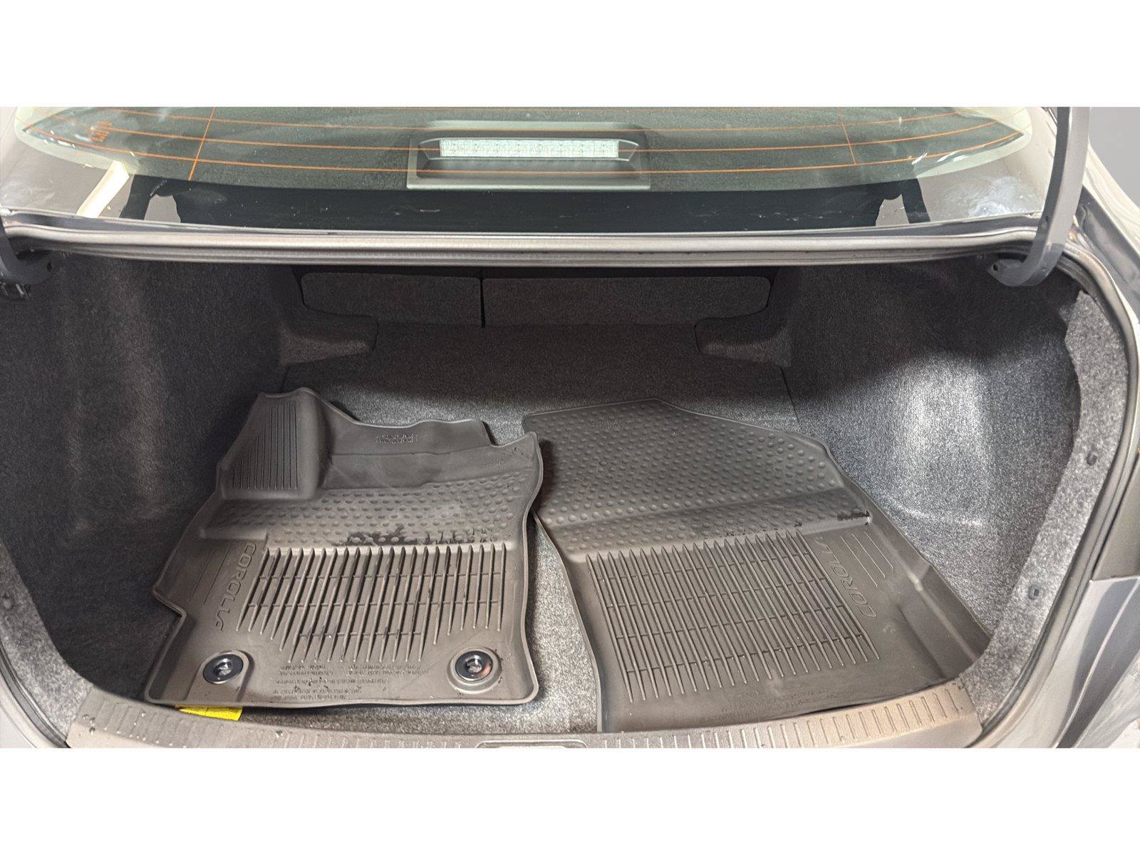 Used 2026 Toyota Corolla LE FWD image 12