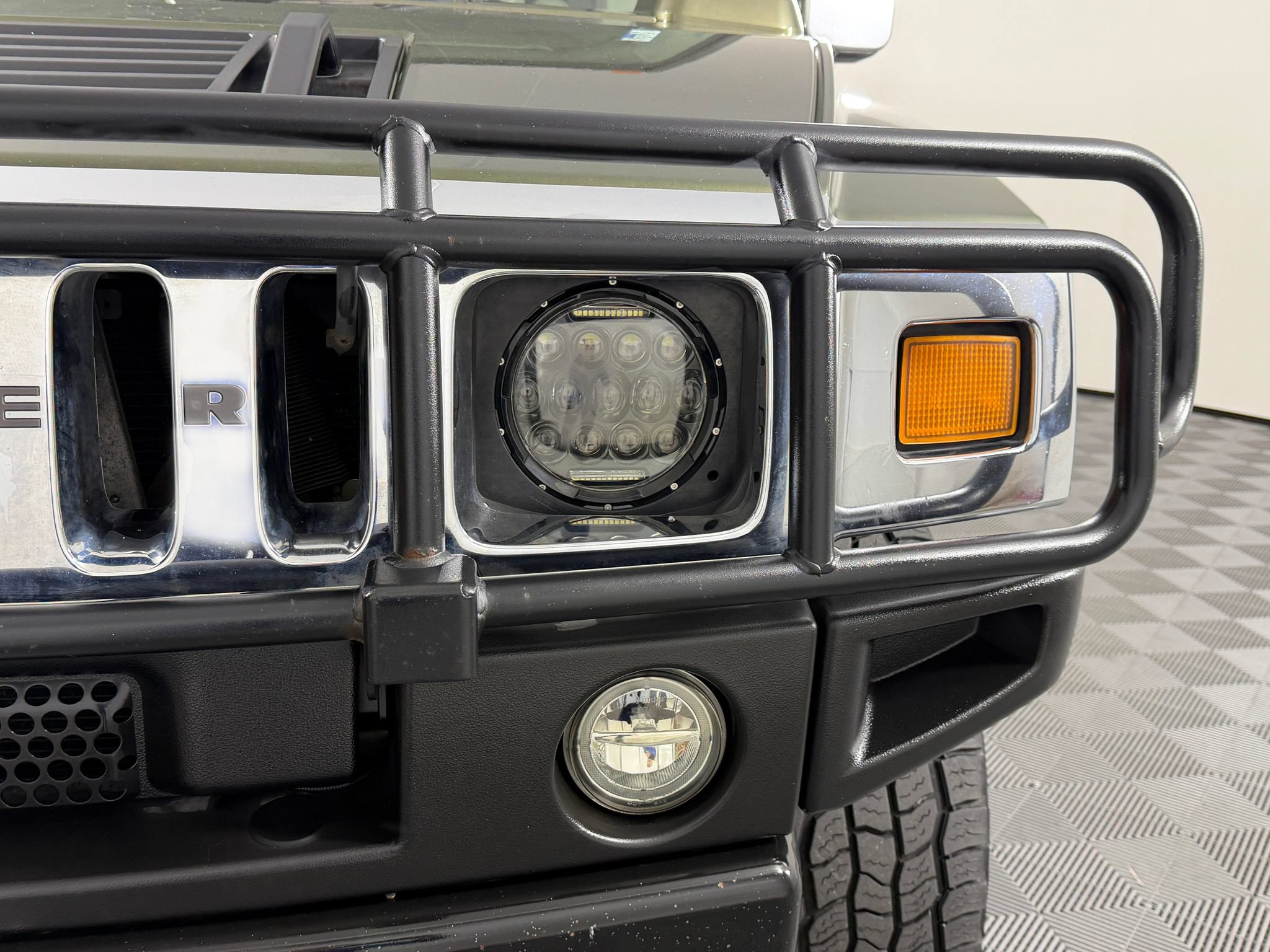 Used 2003 HUMMER H2 w/ Preferred Equipment Group AWD/4WD image 5