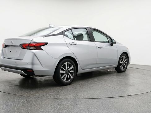 Used 2025 Nissan Versa SV image 9