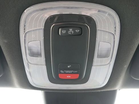 Certified 2025 Hyundai Elantra SEL image 17