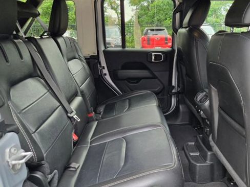 Used 2023 Jeep Wrangler Sahara image 19