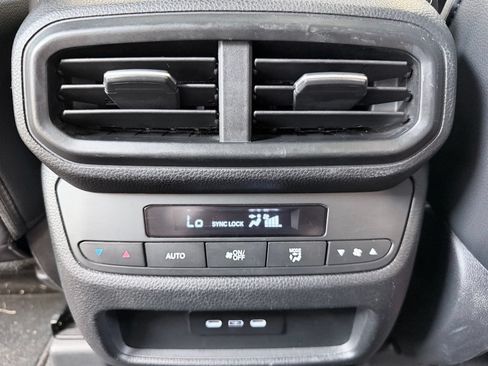 Used 2025 Honda Pilot Touring image 26