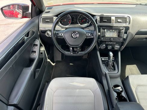 Used 2015 Volkswagen Jetta Sport FWD image 28