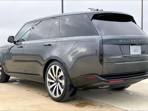 New 2025 Land Rover Range Rover Long Wheelbase SE AWD/4WD image 3
