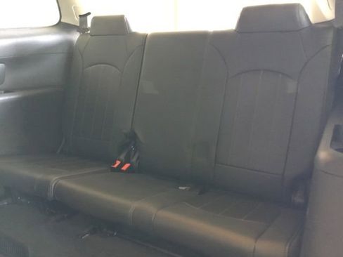 Used 2017 Buick Enclave Premium image 39