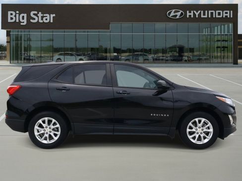 Used 2021 Chevrolet Equinox LS w/ LS Convenience Package FWD image 5