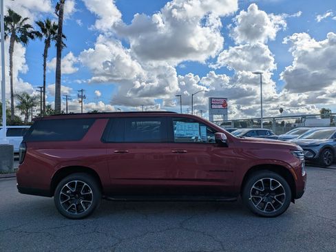 New 2026 Chevrolet Suburban RST w/ Comfort Package image 6