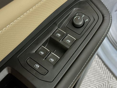 New 2026 Volkswagen Atlas Cross Sport SE image 17