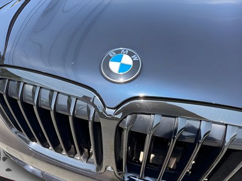 Used 2022 BMW X7 xDrive40i w/ M Sport Package AWD/4WD image 28