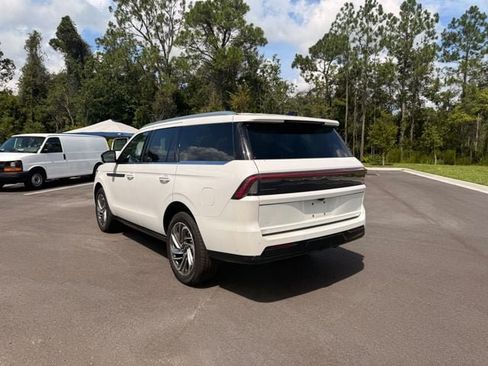 Used 2025 Lincoln Navigator Reserve AWD/4WD image 24