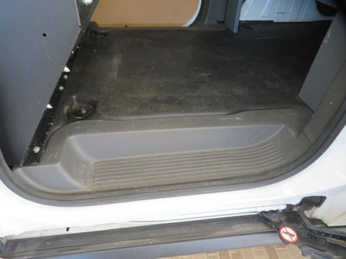 Used 2021 Ford Transit Connect XL image 18