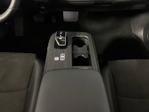 Used 2024 Nissan Ariya FWD image 17