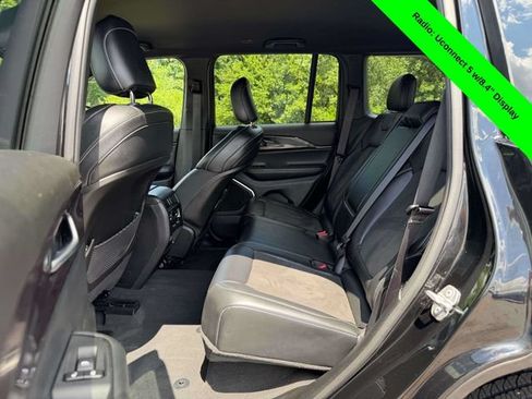 Used 2022 Jeep Grand Cherokee Altitude AWD/4WD image 24