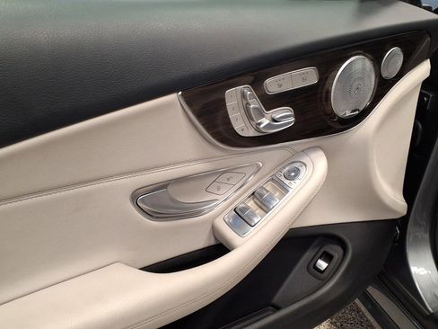 Used 2017 Mercedes-Benz C 300 4MATIC Cabriolet image 7