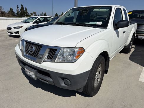 Used 2021 Nissan Frontier S RWD image 2