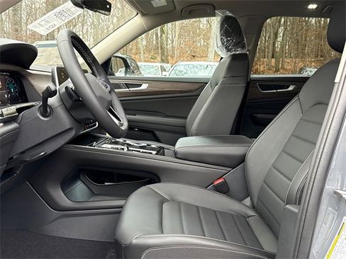 New 2026 Volkswagen Atlas SEL image 10