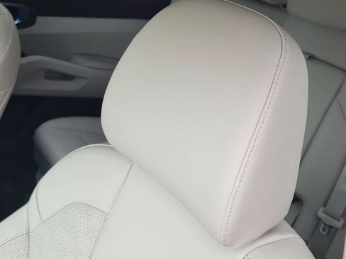 New 2026 Kia Sorento S w/ S Panoramic Sunroof Package image 14