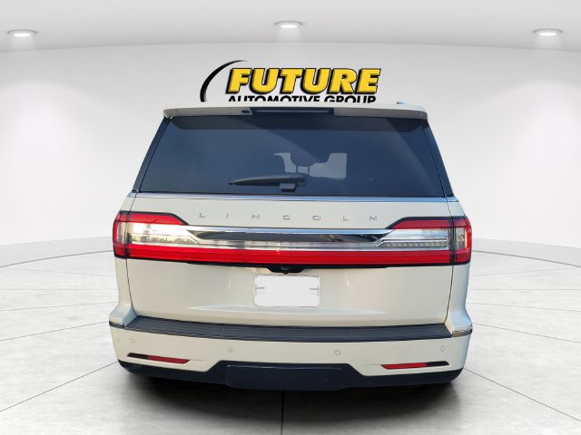Used 2020 Lincoln Navigator L Reserve w/ Equipment Group 208A Reserve AWD/4WD image 4