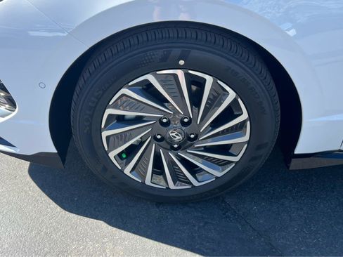 New 2026 Hyundai Sonata Limited FWD image 13