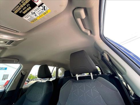 Used 2022 Toyota RAV4 XLE AWD/4WD image 7