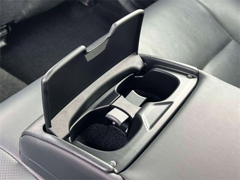 Used 2023 Toyota Crown Limited image 18