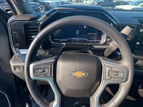 Used 2022 Chevrolet Silverado 1500 LT w/ Z71 Off-Road Package AWD/4WD image 14