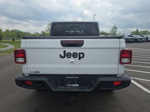 Used 2021 Jeep Gladiator Sport w/ Trailer Tow Package AWD/4WD image 9