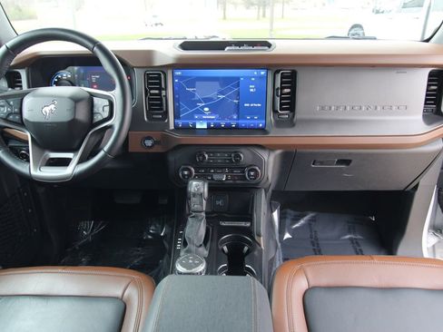 Used 2024 Ford Bronco Outer Banks image 43