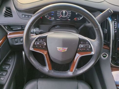 Used 2019 Cadillac Escalade ESV Luxury image 26