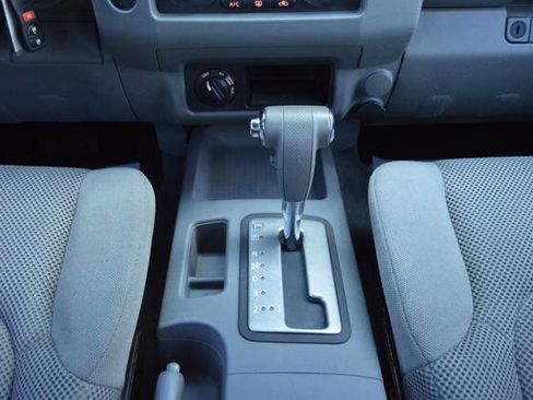 Used 2008 Nissan Frontier SE w/ SE Value Truck Pkg image 16