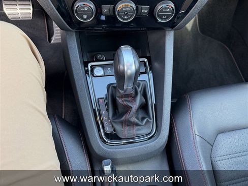 Used 2017 Volkswagen Jetta GLI image 8