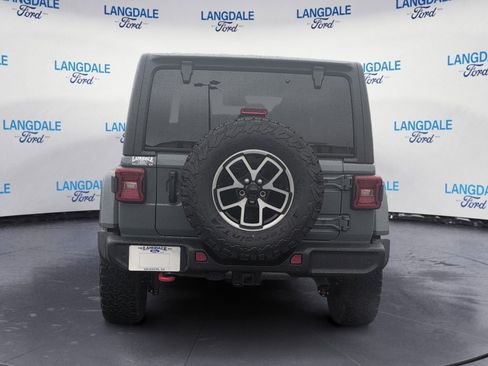 Used 2025 Jeep Wrangler Unlimited Rubicon w/ Technology Group image 8