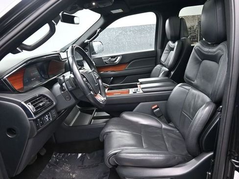 Used 2024 Lincoln Navigator Reserve image 14