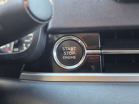 Used 2024 Mitsubishi Outlander SE image 34