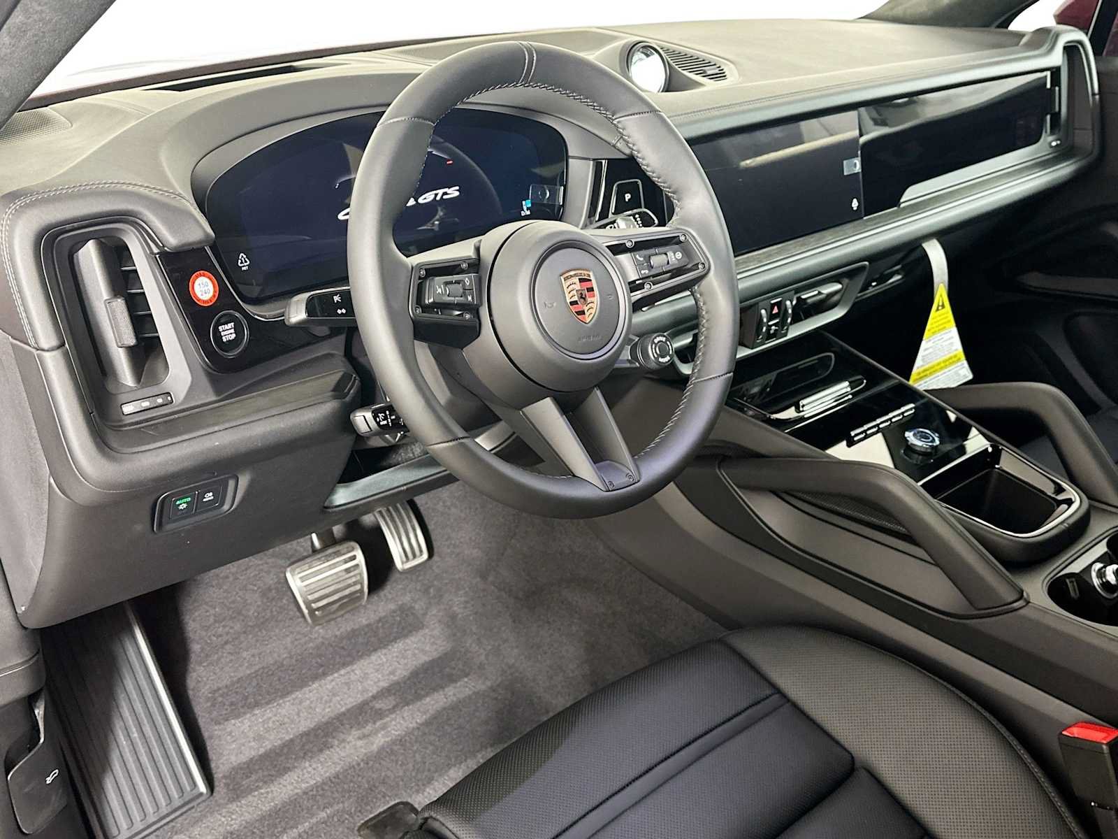 Certified 2025 Porsche Cayenne GTS AWD/4WD image 4