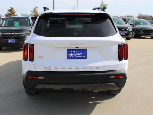 Used 2022 Kia Sorento S w/ Panoramic Sunroof Package image 6