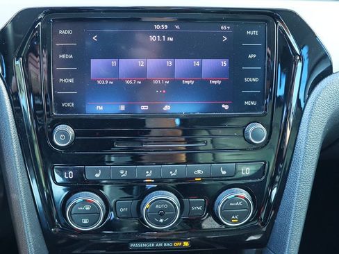 Used 2022 Volkswagen Passat 2.0T SE image 46