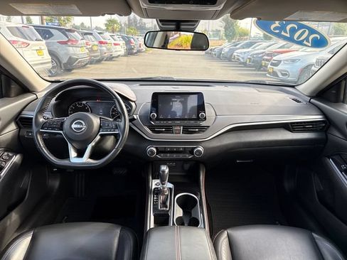 Used 2023 Nissan Altima 2.5 SR FWD image 43