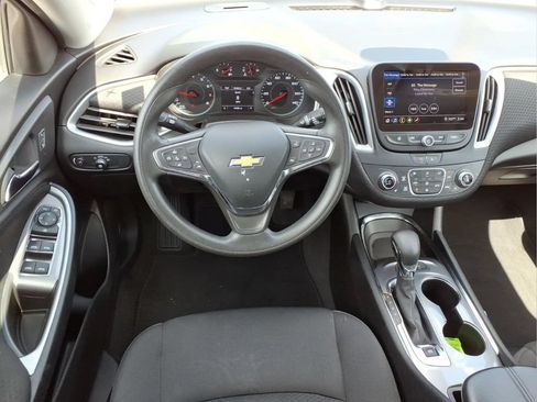 Used 2024 Chevrolet Malibu LT FWD image 9