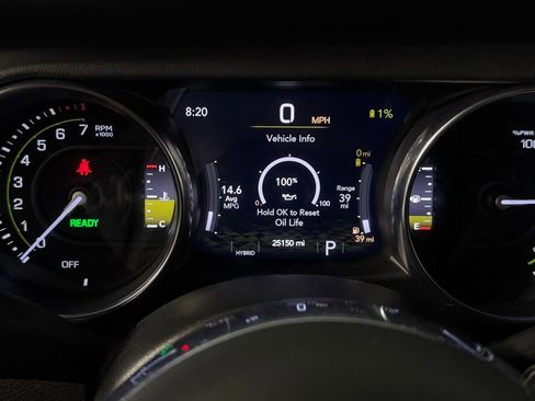 Used 2022 Jeep Wrangler Unlimited Sahara AWD/4WD image 15