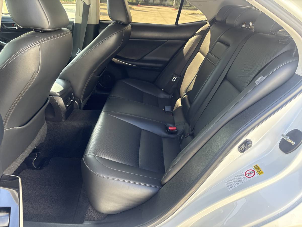 Used 2015 Lexus IS 250 w/ Navigation System Package RWD image 12