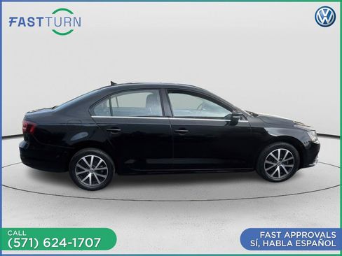 Used 2017 Volkswagen Jetta SE FWD image 5