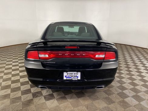 Used 2014 Dodge Charger SE w/ Sport Appearance Group image 16