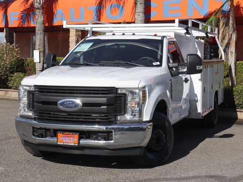Used 2018 Ford F350 XL w/ Power Equipment Group image 4