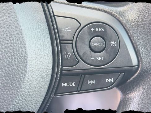 Used 2025 Toyota RAV4 XLE AWD/4WD image 23
