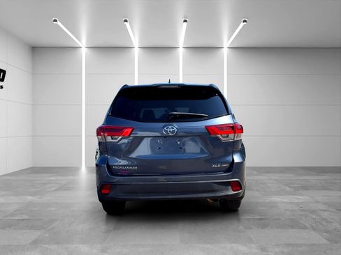 Used 2018 Toyota Highlander XLE AWD/4WD image 6