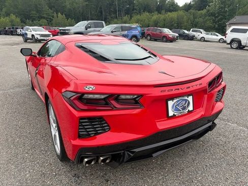 Used 2022 Chevrolet Corvette Stingray Coupe w/ 1LT RWD image 4