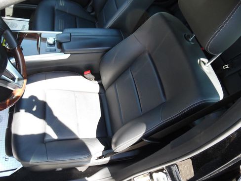 Used 2014 Mercedes-Benz E 350 4MATIC Sedan image 11